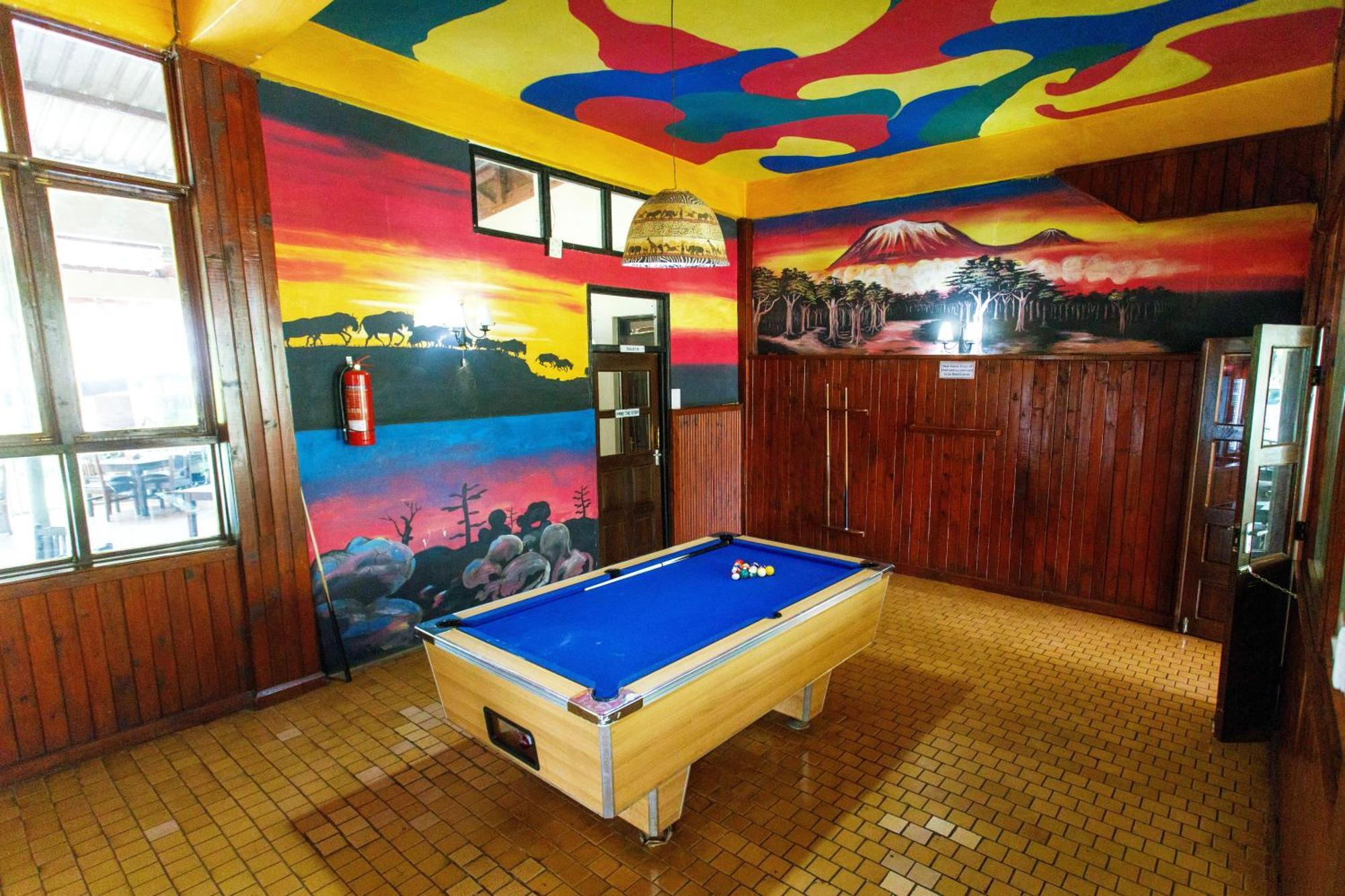 Keys Hotel Moshi Esterno foto