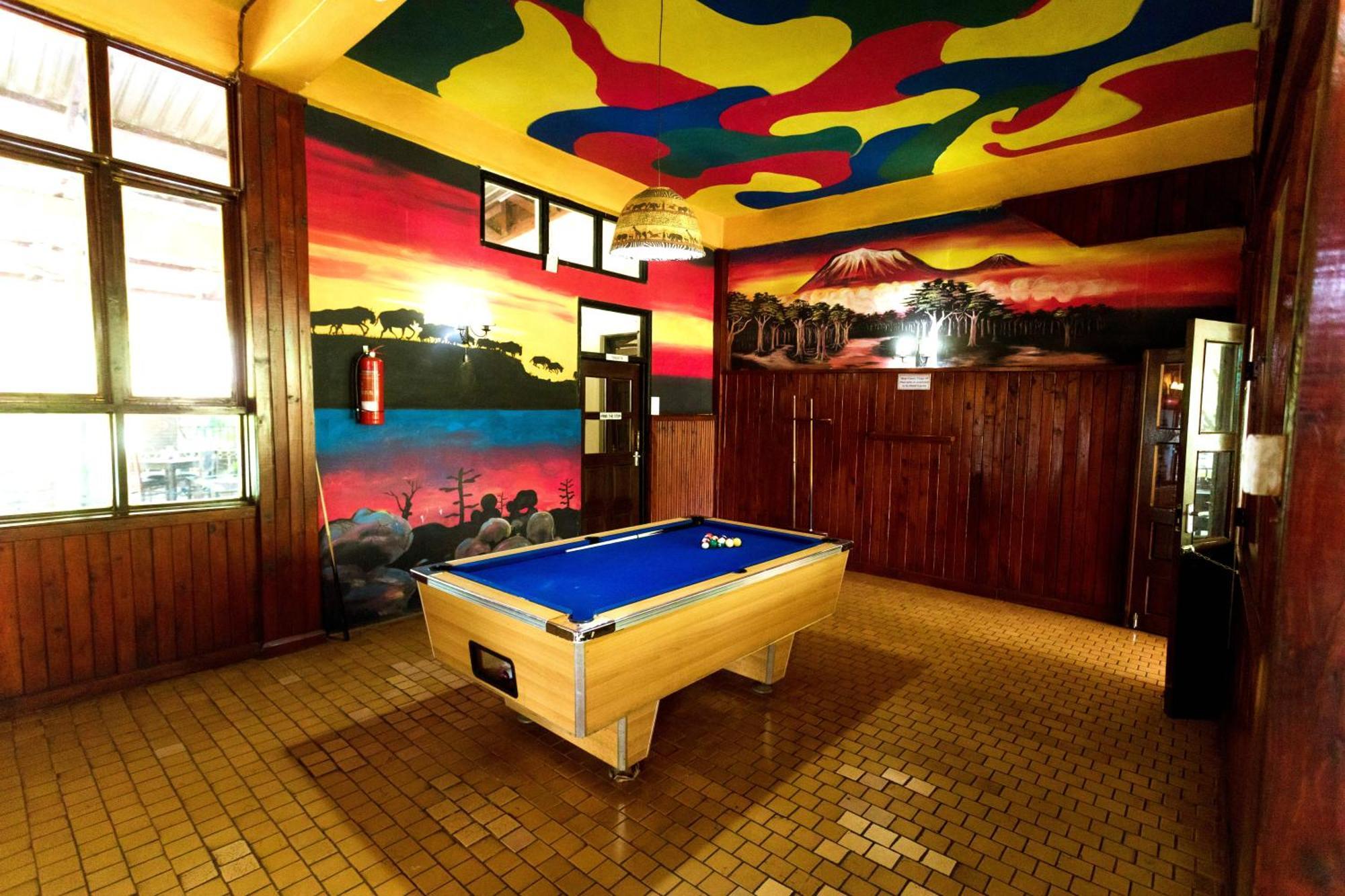 Keys Hotel Moshi Esterno foto